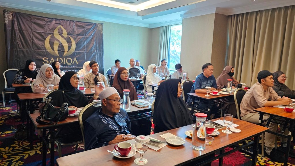 Biro perjalanan haji reguler, plus, dan furoda. Travel umrah reguler, plus, dan private. Halal tour Indonesia dan Internasional.