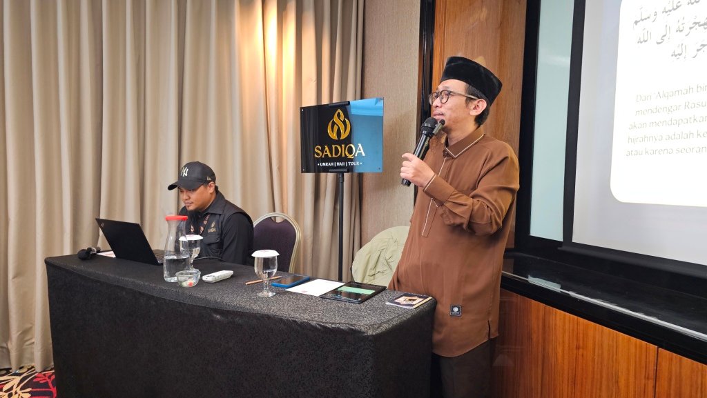 Biro perjalanan haji reguler, plus, dan furoda. Travel umrah reguler, plus, dan private. Halal tour Indonesia dan Internasional.