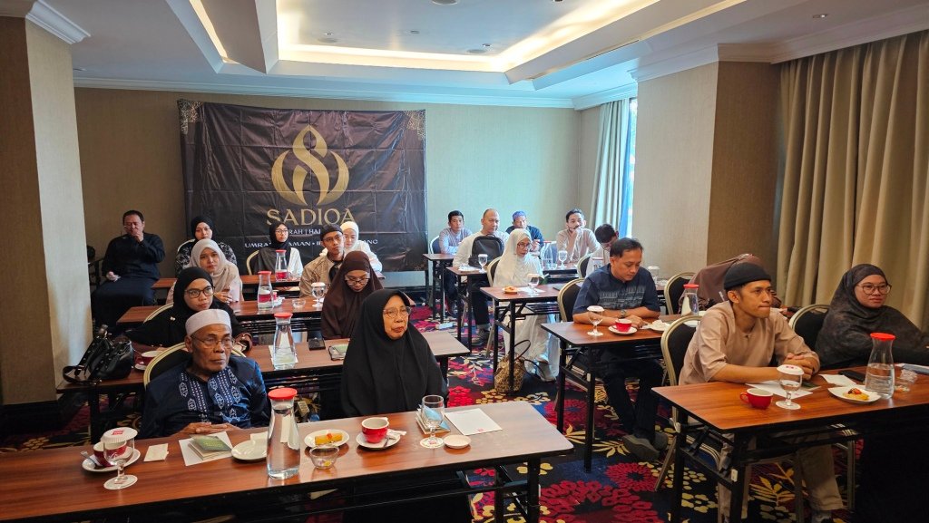 Biro perjalanan haji reguler, plus, dan furoda. Travel umrah reguler, plus, dan private. Halal tour Indonesia dan Internasional.