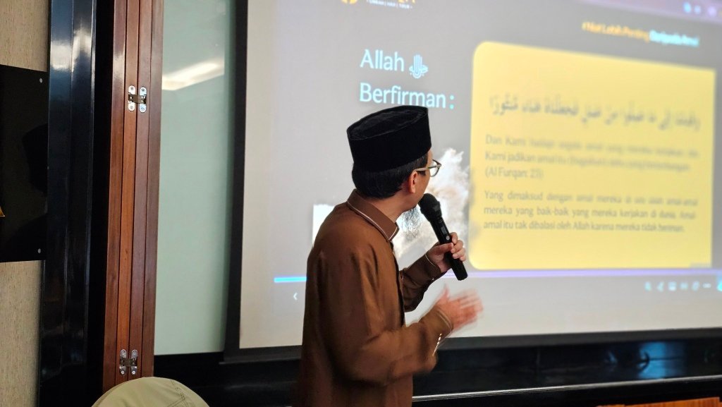 Biro perjalanan haji reguler, plus, dan furoda. Travel umrah reguler, plus, dan private. Halal tour Indonesia dan Internasional.