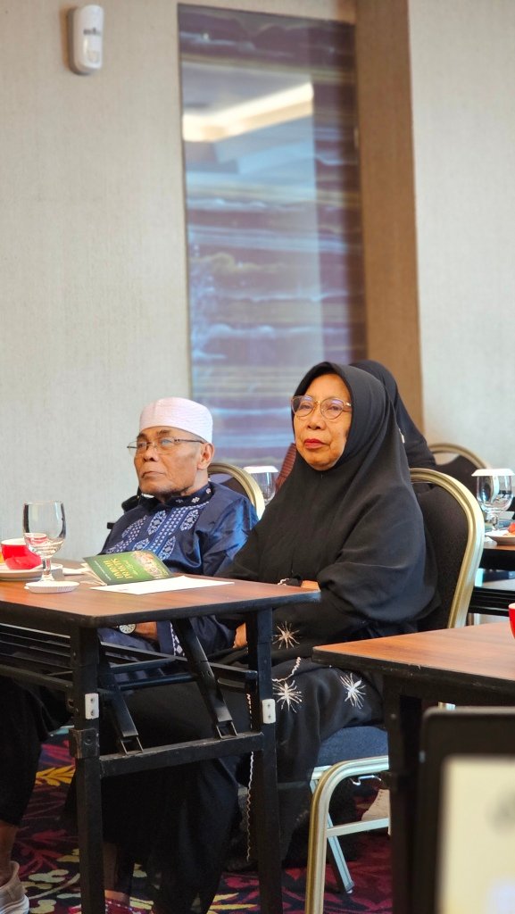 Biro perjalanan haji reguler, plus, dan furoda. Travel umrah reguler, plus, dan private. Halal tour Indonesia dan Internasional.