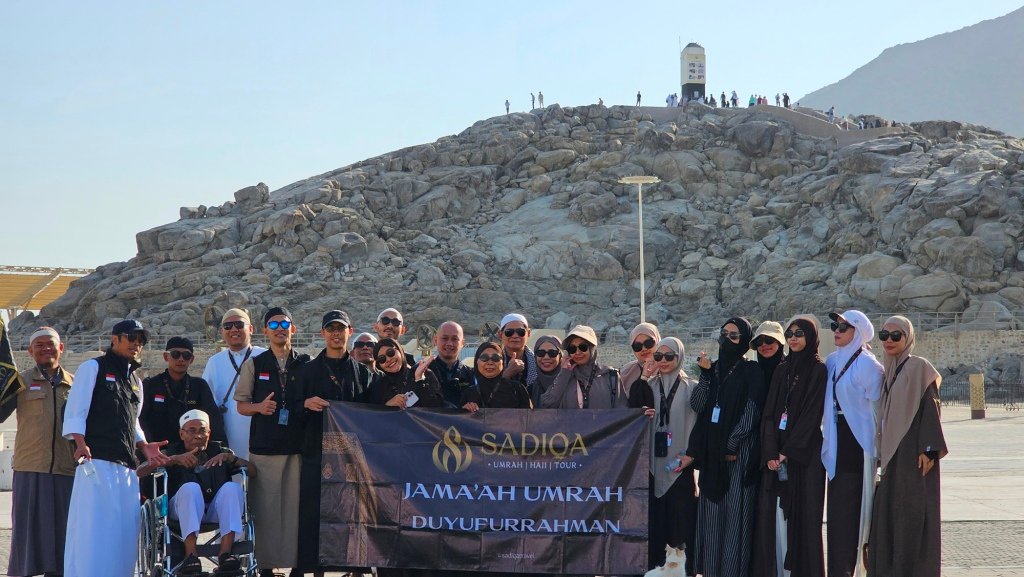 Biro perjalanan haji reguler, plus, dan furoda. Travel umrah reguler, plus, dan private. Halal tour Indonesia dan Internasional.