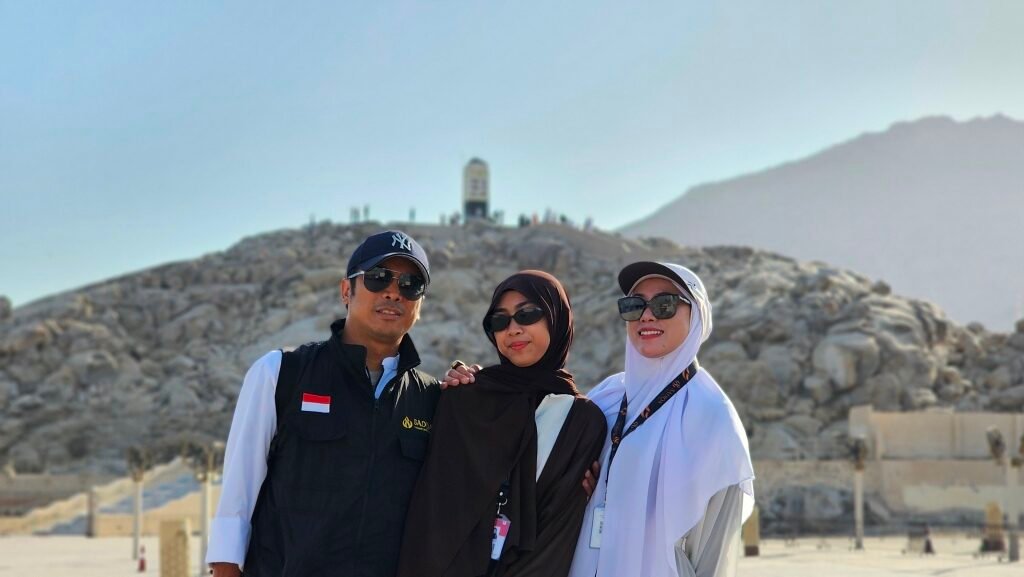 Biro perjalanan haji reguler, plus, dan furoda. Travel umrah reguler, plus, dan private. Halal tour Indonesia dan Internasional.