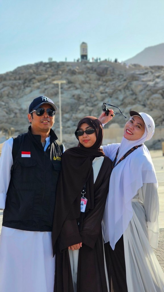 Biro perjalanan haji reguler, plus, dan furoda. Travel umrah reguler, plus, dan private. Halal tour Indonesia dan Internasional.