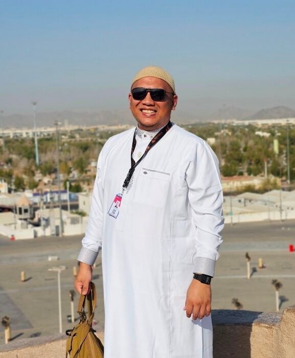 Biro perjalanan haji reguler, plus, dan furoda. Travel umrah reguler, plus, dan private. Halal tour Indonesia dan Internasional.