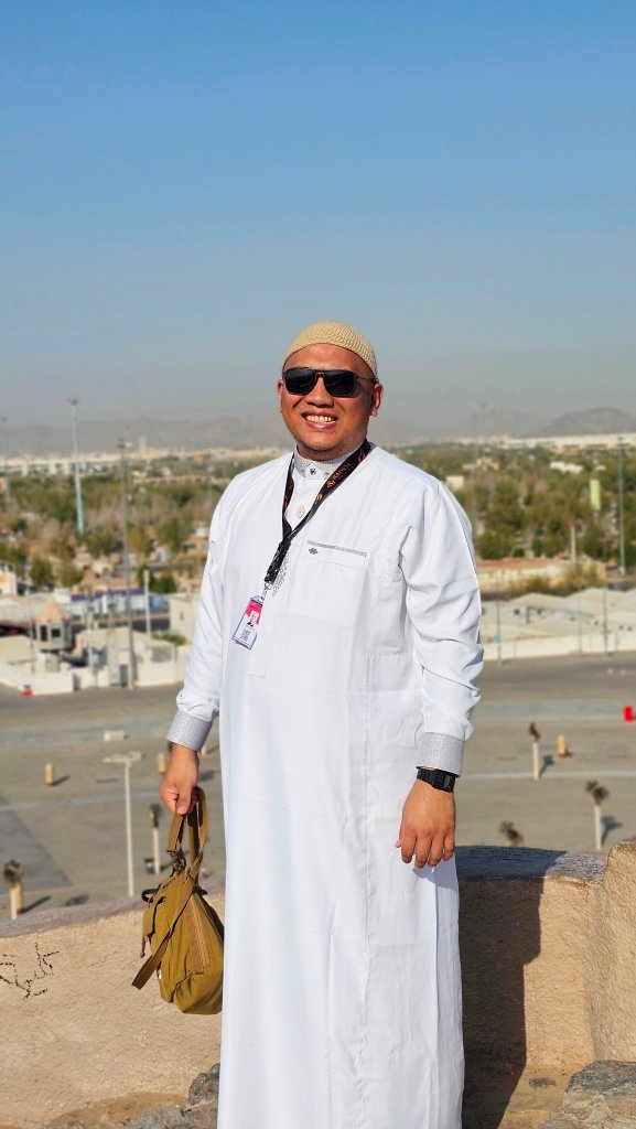 Biro perjalanan haji reguler, plus, dan furoda. Travel umrah reguler, plus, dan private. Halal tour Indonesia dan Internasional.