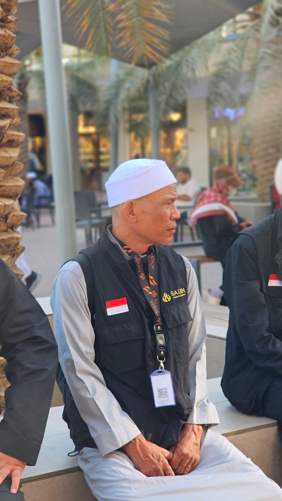 Biro perjalanan haji reguler, plus, dan furoda. Travel umrah reguler, plus, dan private. Halal tour Indonesia dan Internasional.