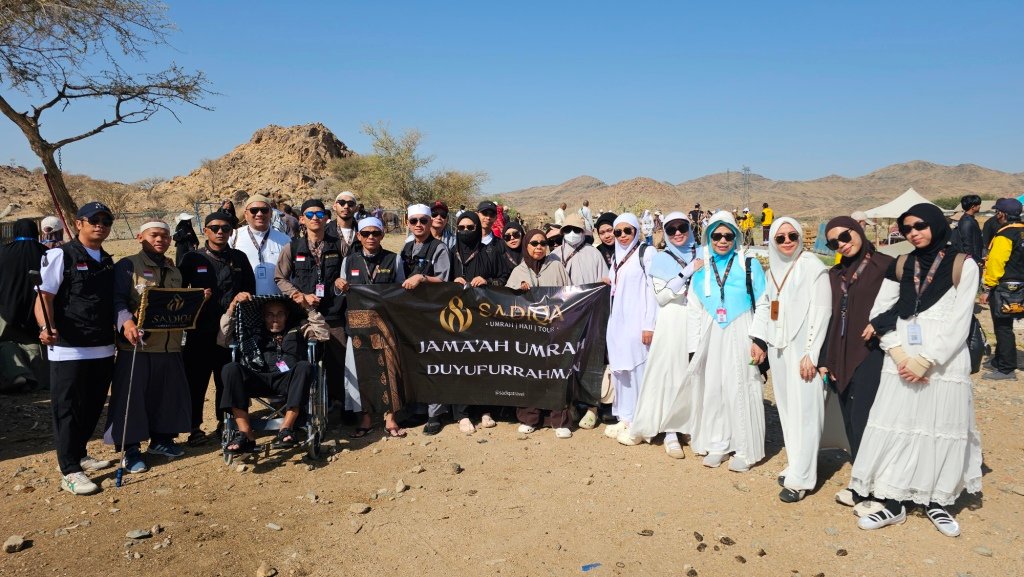 Biro perjalanan haji reguler, plus, dan furoda. Travel umrah reguler, plus, dan private. Halal tour Indonesia dan Internasional.