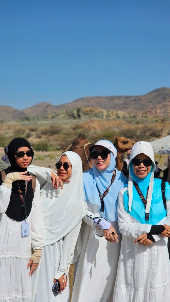 Biro perjalanan haji reguler, plus, dan furoda. Travel umrah reguler, plus, dan private. Halal tour Indonesia dan Internasional.