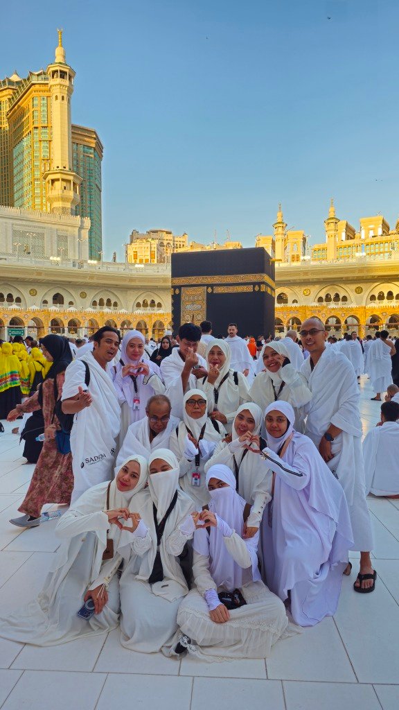 Biro perjalanan haji reguler, plus, dan furoda. Travel umrah reguler, plus, dan private. Halal tour Indonesia dan Internasional.