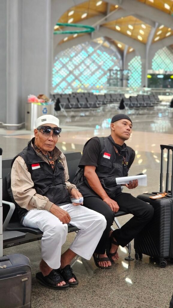 Biro perjalanan haji reguler, plus, dan furoda. Travel umrah reguler, plus, dan private. Halal tour Indonesia dan Internasional.
