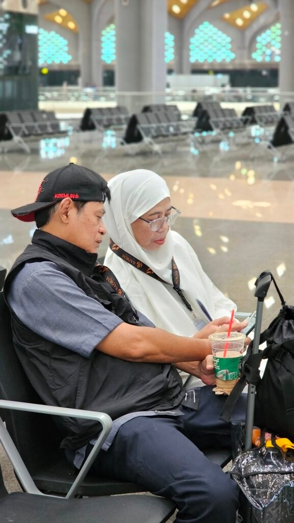 Biro perjalanan haji reguler, plus, dan furoda. Travel umrah reguler, plus, dan private. Halal tour Indonesia dan Internasional.