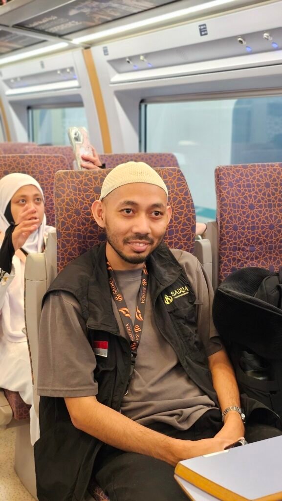 Biro perjalanan haji reguler, plus, dan furoda. Travel umrah reguler, plus, dan private. Halal tour Indonesia dan Internasional.