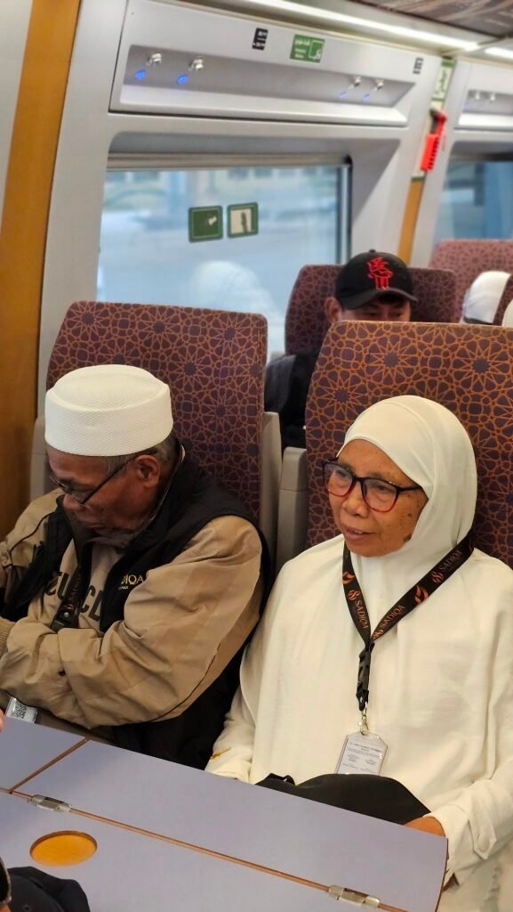 Biro perjalanan haji reguler, plus, dan furoda. Travel umrah reguler, plus, dan private. Halal tour Indonesia dan Internasional.