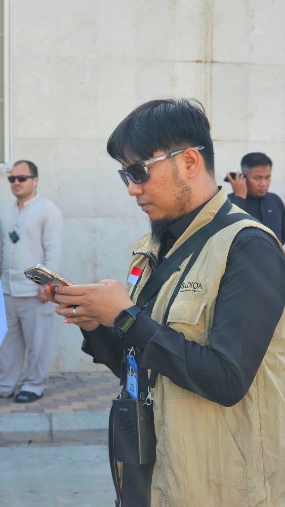Biro perjalanan haji reguler, plus, dan furoda. Travel umrah reguler, plus, dan private. Halal tour Indonesia dan Internasional.