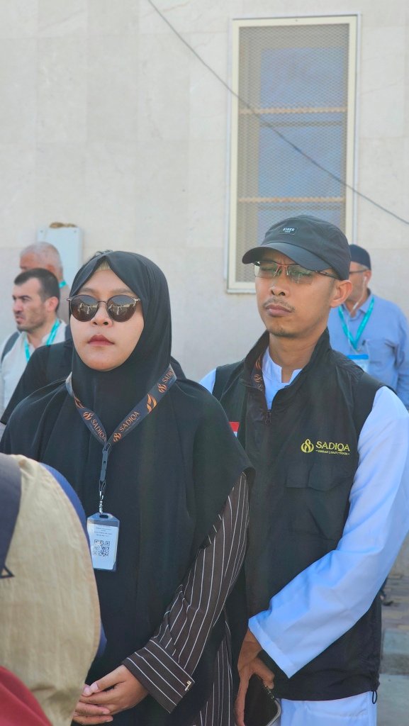 Biro perjalanan haji reguler, plus, dan furoda. Travel umrah reguler, plus, dan private. Halal tour Indonesia dan Internasional.