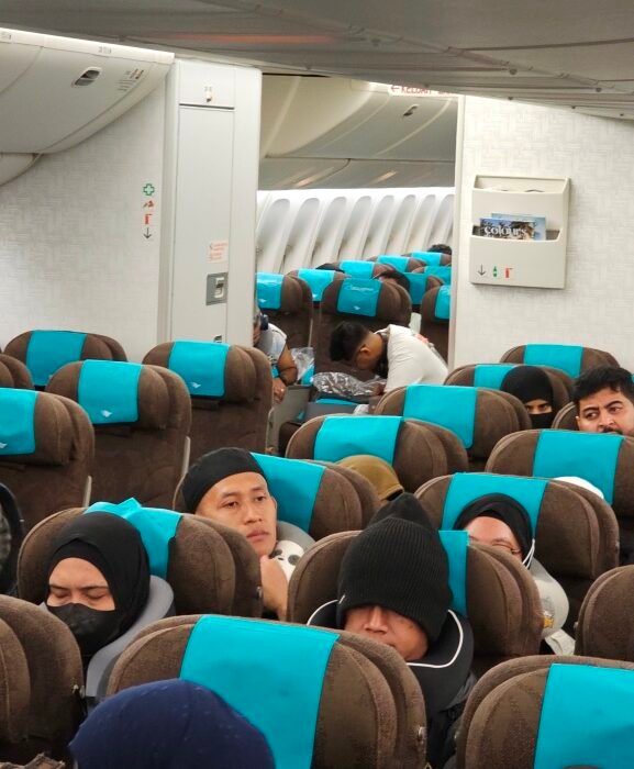Biro perjalanan haji reguler, plus, dan furoda. Travel umrah reguler, plus, dan private. Halal tour Indonesia dan Internasional.