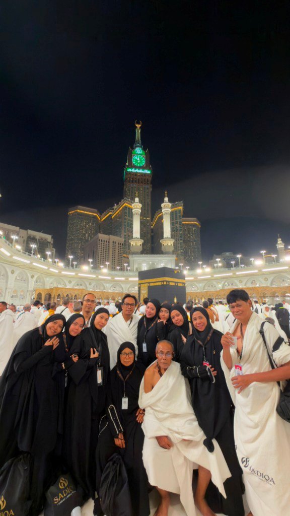 Biro perjalanan haji reguler, plus, dan furoda. Travel umrah reguler, plus, dan private. Halal tour Indonesia dan Internasional.